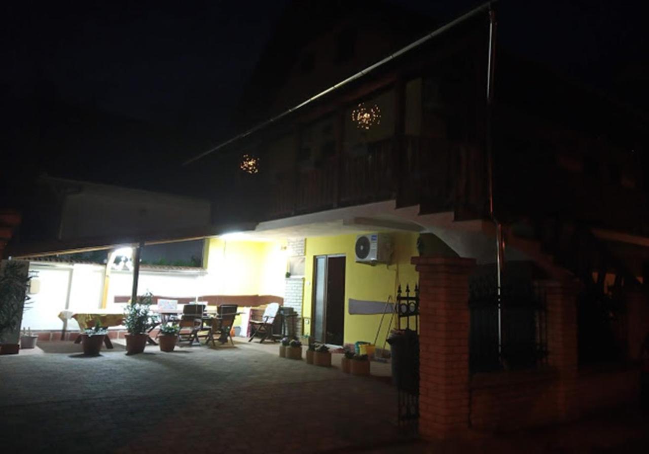 Hajdúszoboszló Bazsi Apartman מראה חיצוני תמונה